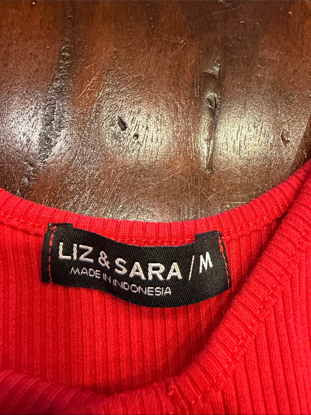 Assara Red Ribbed V-Neck Crop Top - Picture 2 of 3